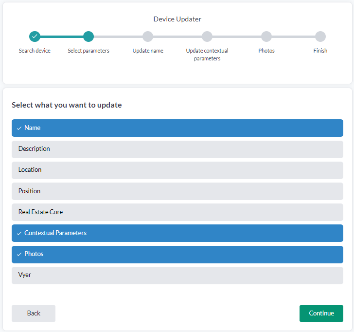 The Device Updater parameter selection, with Name, Description, Location, Position, Real Estate Core, Contextual Parameters, Photos and Vyer as tickable chips