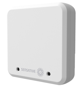 Der Sensor Square Presence: eine kleine, quadratische weiße Einheit mit abgerundeten Ecken, dem Sensative-Logo über der unteren Vorderseite und je einer Sensoröffnung daneben